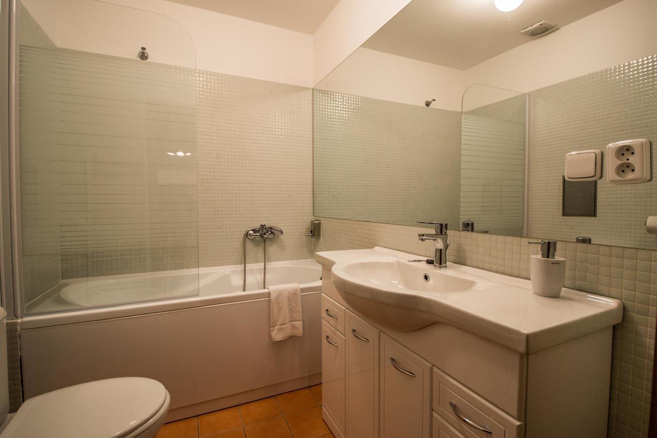 Stylish Apartments Close To Eden Garden Praha Bagian luar foto