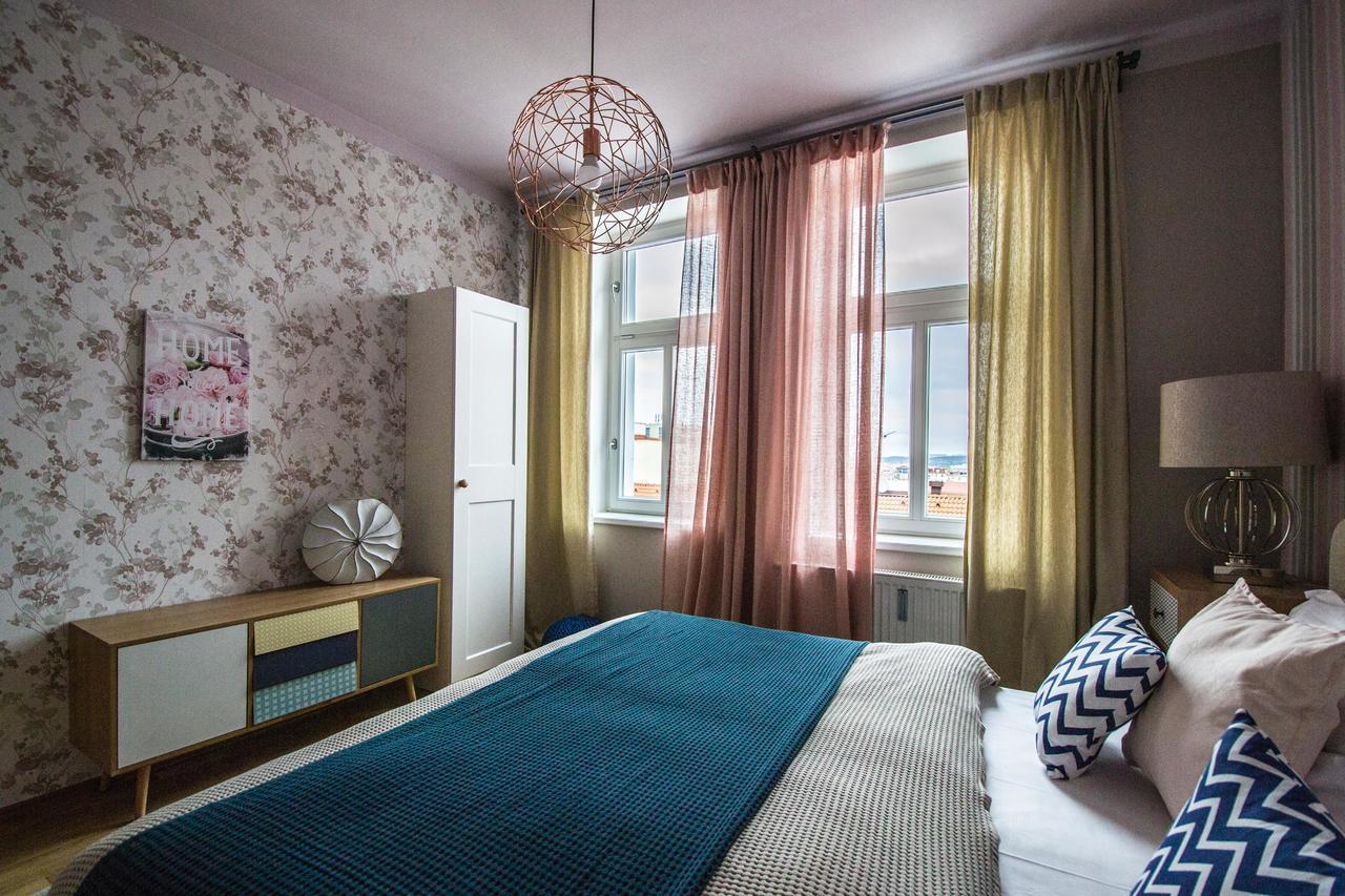 Stylish Apartments Close To Eden Garden Praha Bagian luar foto