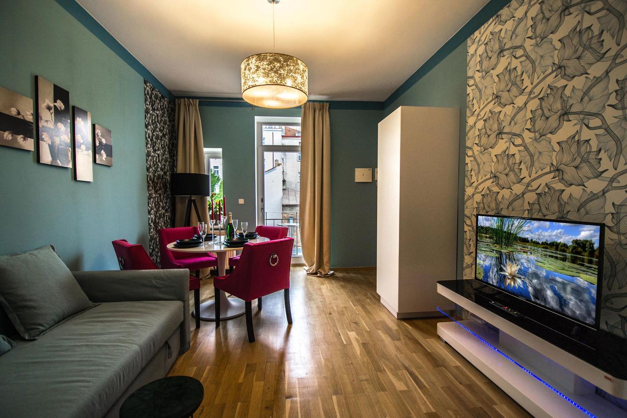 Stylish Apartments Close To Eden Garden Praha Bagian luar foto
