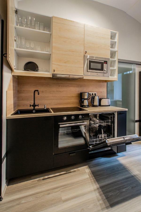 Stylish Apartments Close To Eden Garden Praha Bagian luar foto