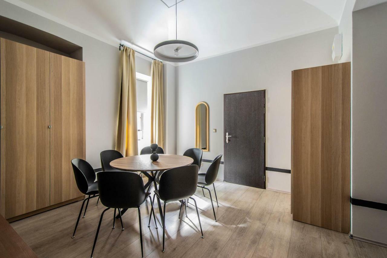 Stylish Apartments Close To Eden Garden Praha Bagian luar foto
