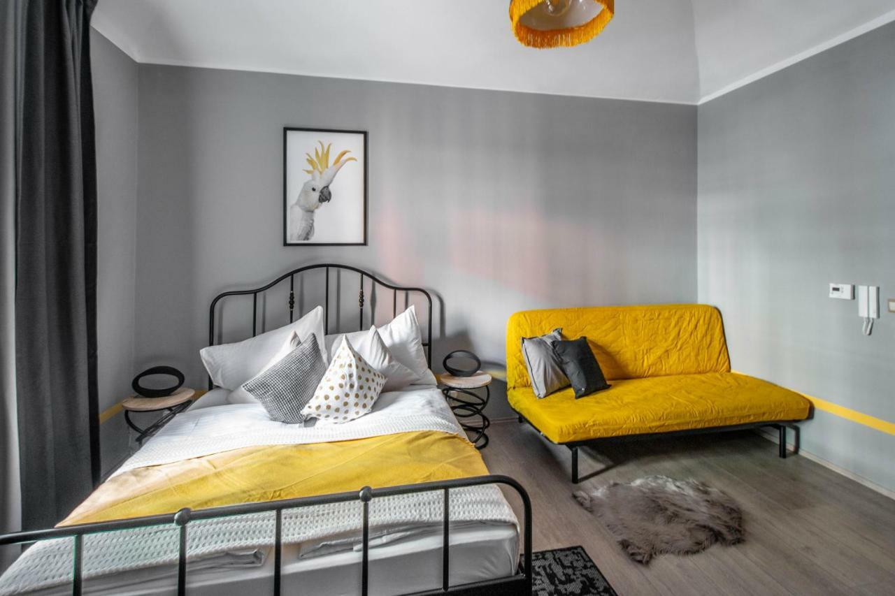 Stylish Apartments Close To Eden Garden Praha Bagian luar foto
